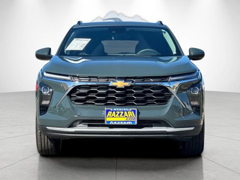 Used 2025 Chevrolet Trax LT FWD image 8