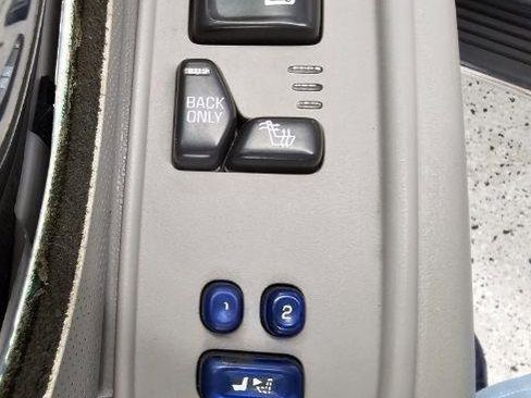 Used 2005 Buick Rainier CXL w/ Luxury Package AWD/4WD image 27