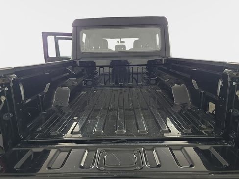 Used 2020 Jeep Gladiator Sport w/ Trailer Tow Package AWD/4WD image 13
