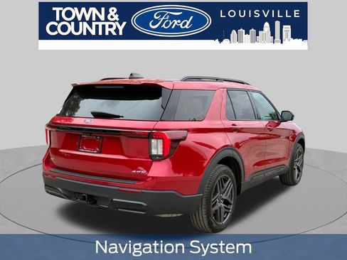 Used 2025 Ford Explorer ST-Line w/ ST-Line Street Pack AWD/4WD image 3