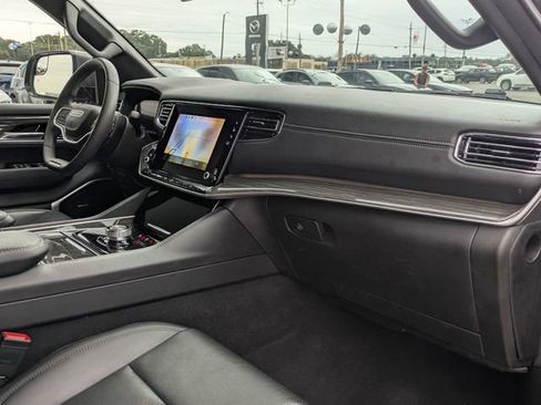 Used 2022 Jeep Wagoneer Series II image 32