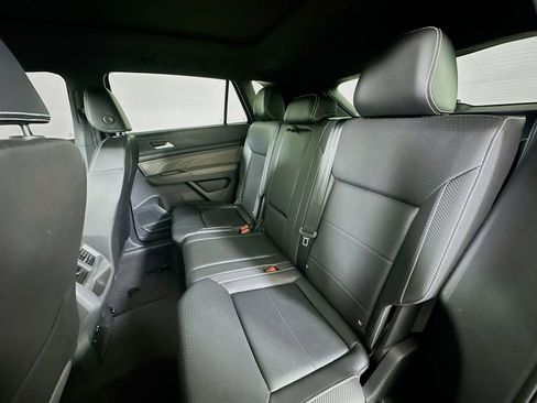 Used 2022 Volkswagen Atlas Cross Sport SEL R-Line image 14