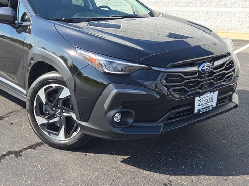 Used 2024 Subaru Crosstrek 2.5i Limited w/ Crosstrek Mirror Package AWD/4WD image 2