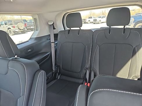 Used 2023 Jeep Grand Cherokee L Laredo w/ Luxury Tech Group I image 14