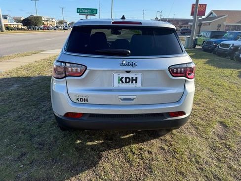 Certified 2024 Jeep Compass Sport AWD/4WD image 6