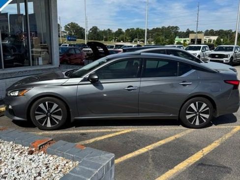 Used 2020 Nissan Altima 2.5 SL FWD image 1