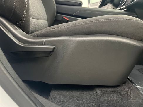 Used 2025 GMC Acadia Elevation image 28