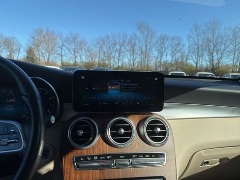 Used 2022 Mercedes-Benz GLC 300 4MATIC image 15