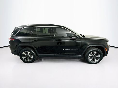 Used 2022 Jeep Grand Cherokee Limited 4xe w/ Luxury Tech Group II AWD/4WD image 10