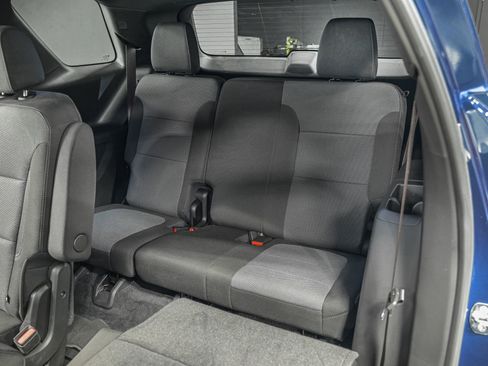 Used 2022 Chevrolet Traverse LT image 27