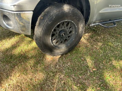 Used 2010 Toyota Tundra 4x4 Double Cab w/ Tow Pkg image 14