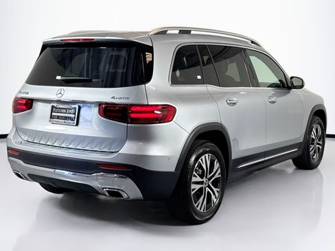 Used 2026 Mercedes-Benz GLB 250 4MATIC image 5