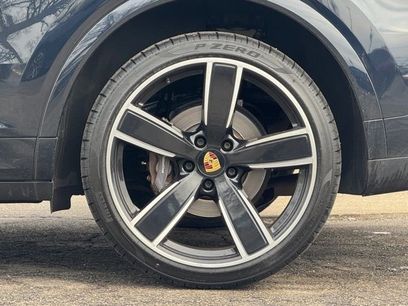Used 2022 Porsche Cayenne Platinum Edition w/ Premium Package Plus