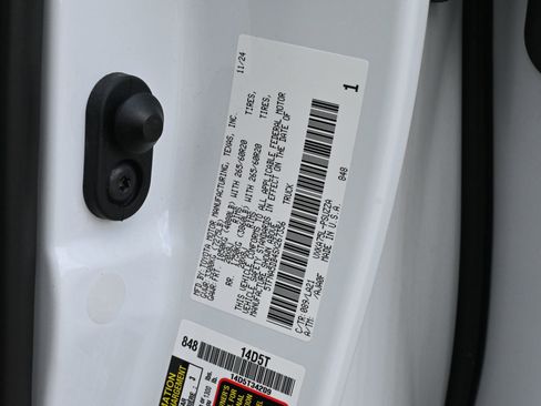 Used 2025 Toyota Tundra Platinum AWD/4WD image 29