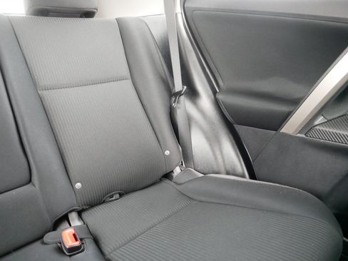 Used 2015 Toyota RAV4 LE image 16