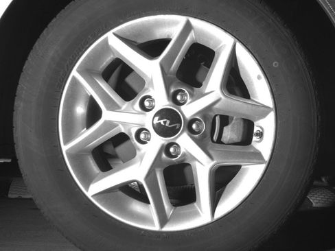 Used 2025 Kia Soul LX w/ LX Technology Package image 13