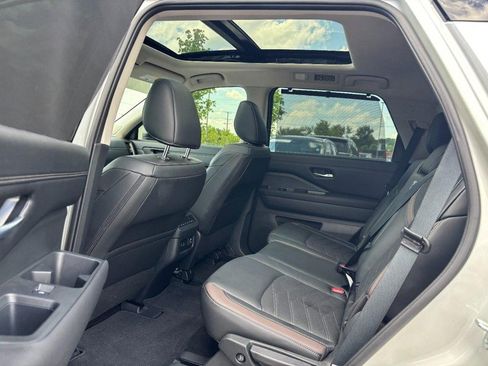 Used 2025 Nissan Pathfinder Platinum w/ Cargo Package AWD/4WD image 12