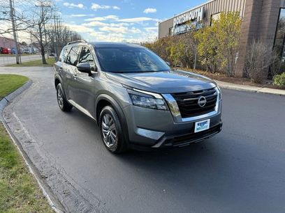 Used 2024 Nissan Pathfinder SV
