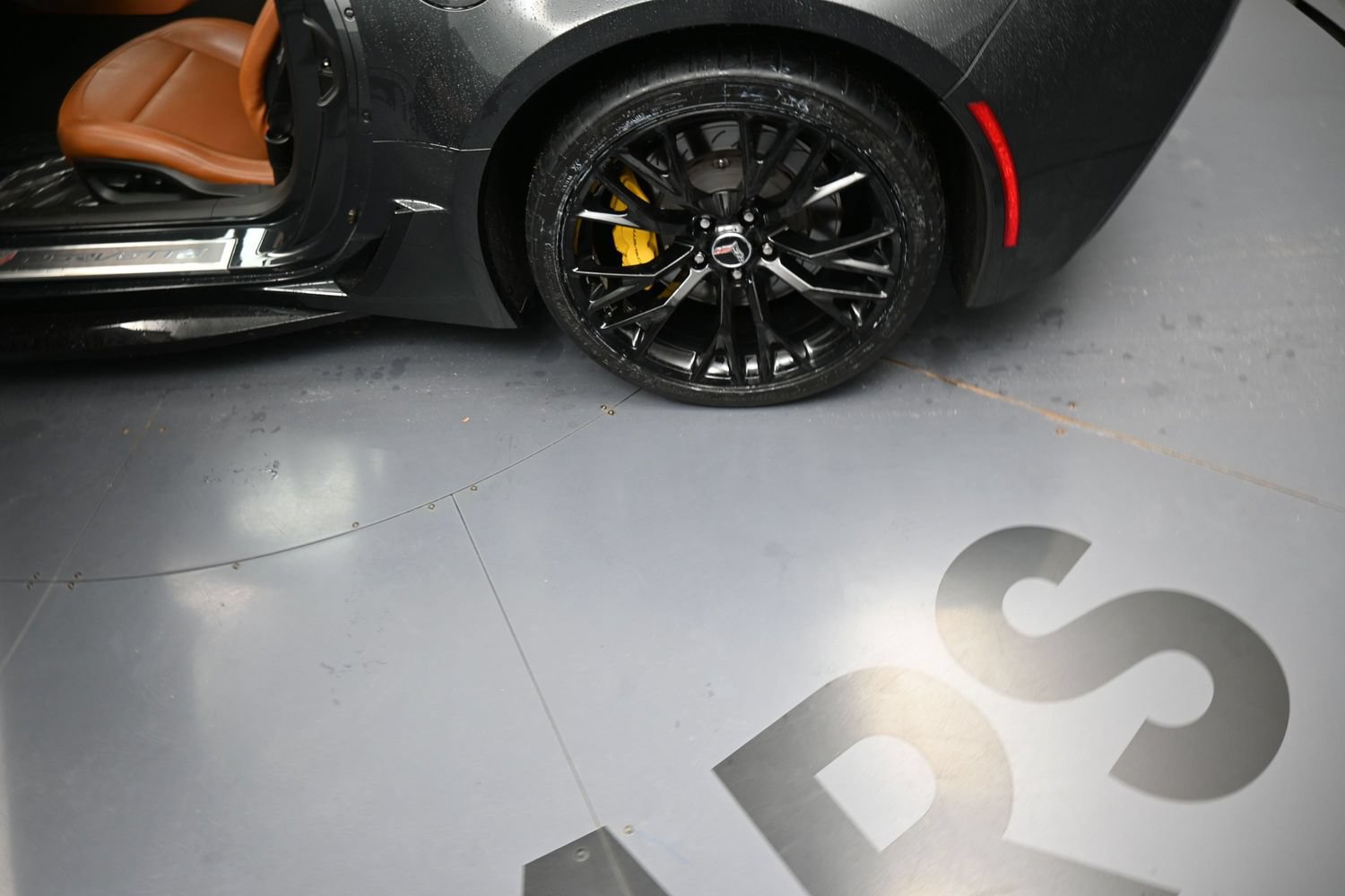 Used 2018 Chevrolet Corvette Grand Sport RWD image 17