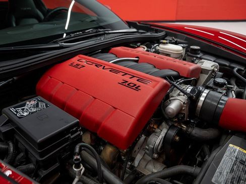 Used 2007 Chevrolet Corvette Z06 w/ Preferred Equipment Group RWD image 18