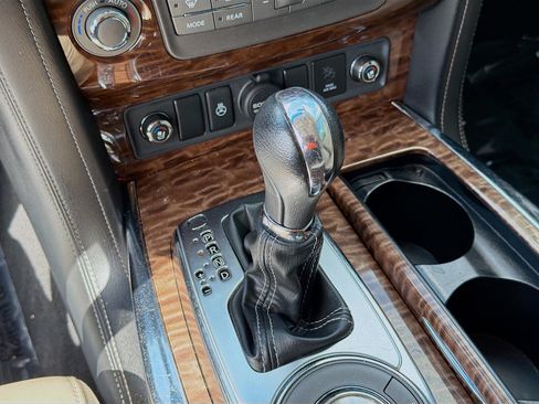 Used 2017 Nissan Armada Platinum RWD image 13