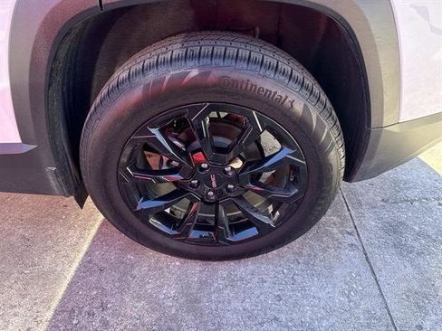 Used 2020 GMC Yukon XL SLT image 7