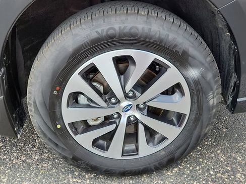 Certified 2025 Subaru Outback Premium AWD/4WD image 7