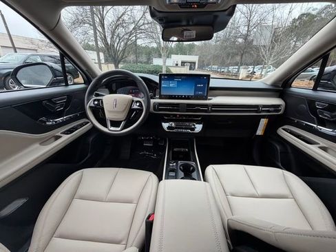 New 2026 Lincoln Corsair Premiere image 11