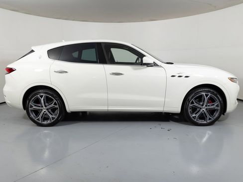 Used 2023 Maserati Levante GT image 16