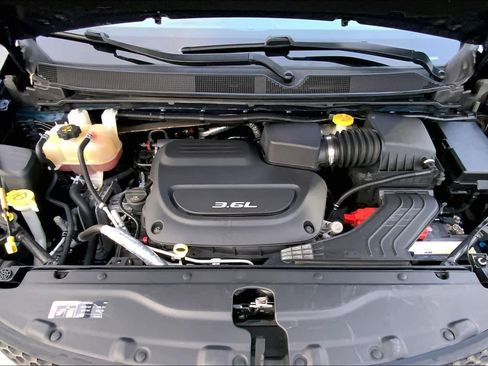 Used 2017 Chrysler Pacifica Touring-L Plus image 28