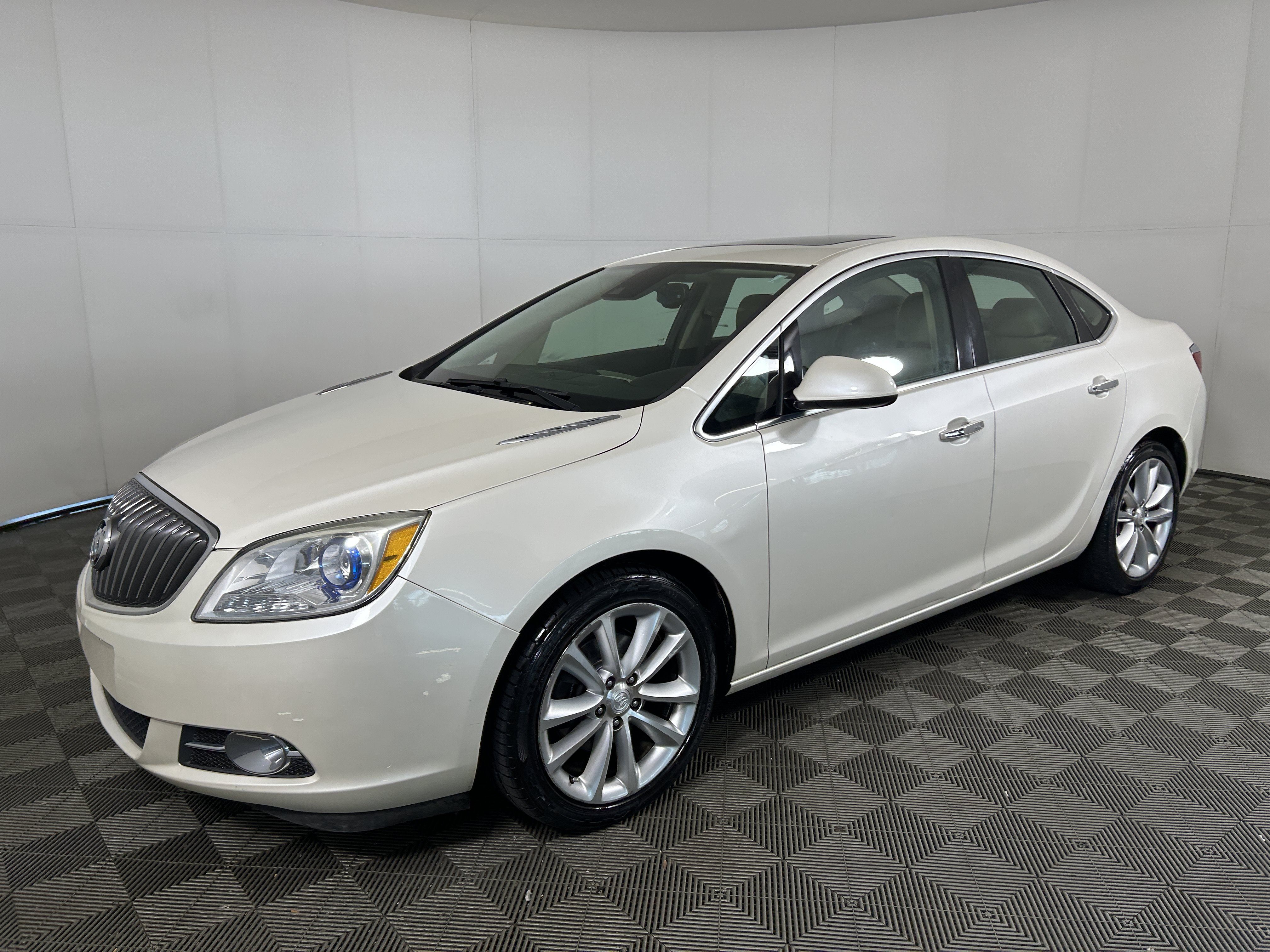 Used 2014 Buick Verano Leather FWD image 1