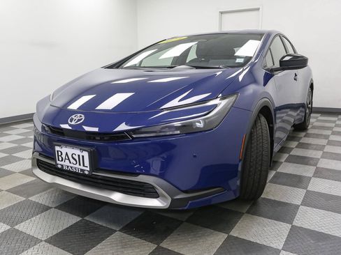 Used 2024 Toyota Prius Prime FWD image 4