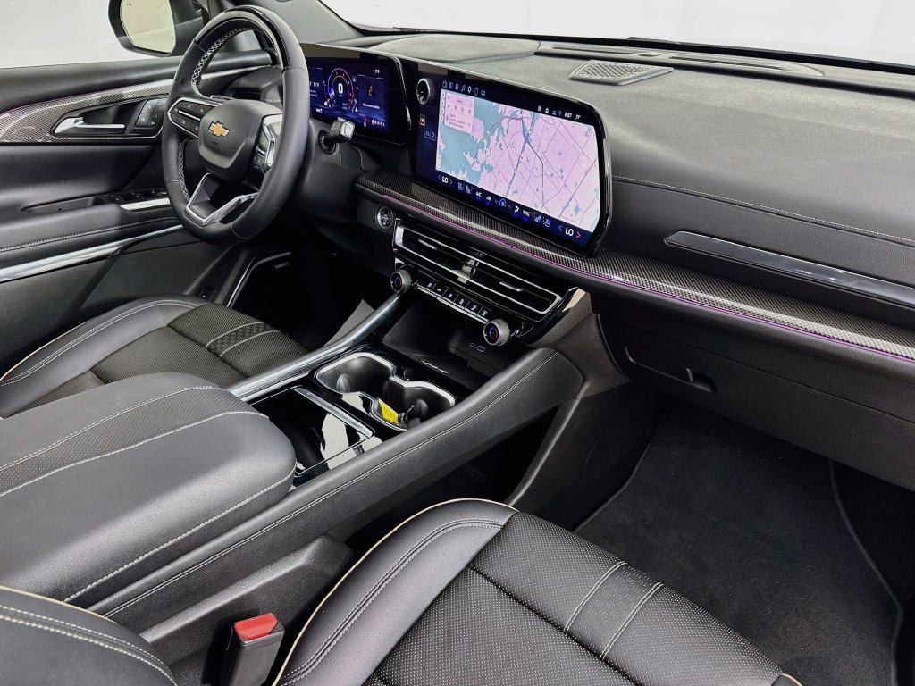 Used 2025 Chevrolet Traverse High Country AWD/4WD image 38