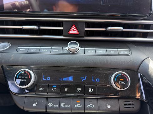 Used 2023 Hyundai Elantra SEL w/ Convenience Package FWD image 11