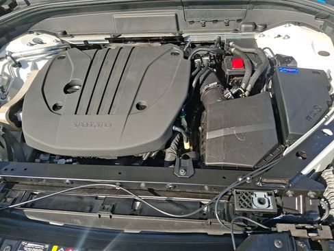 Certified 2022 Volvo XC60 B5 Inscription w/ Climate Package image 28