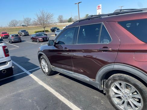 Used 2020 Ford Explorer XLT w/ Equipment Group 202A image 13