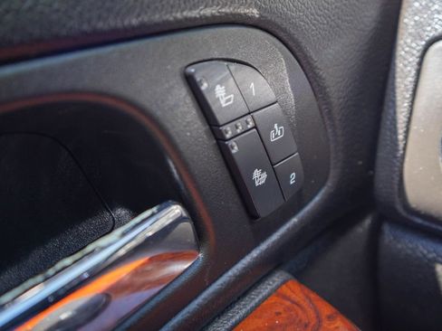 Used 2010 Chevrolet Silverado 1500 LTZ w/ Z71 Appearance Package AWD/4WD image 16