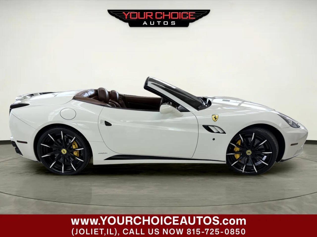 Used 2012 Ferrari California RWD image 17
