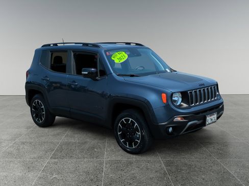 Used 2023 Jeep Renegade Latitude AWD/4WD image 7