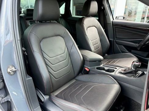 Used 2024 Volkswagen Jetta GLI Autobahn FWD image 21