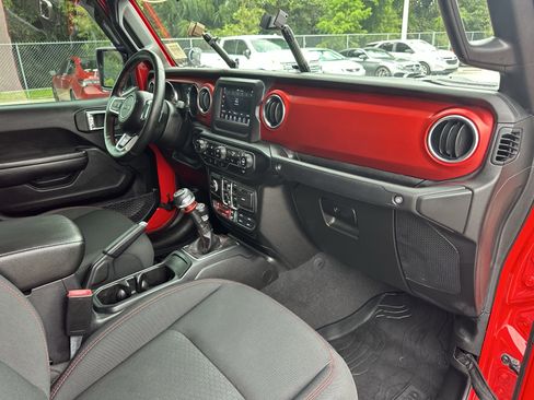 Used 2021 Jeep Gladiator Rubicon w/ Cold Weather Group image 34