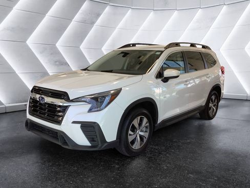 Used 2025 Subaru Ascent Premium image 3