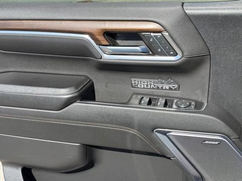 Used 2024 Chevrolet Silverado 1500 High Country w/ Technology Package AWD/4WD image 11