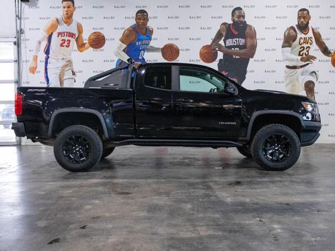 Used 2018 Chevrolet Colorado ZR2 w/ ZR2 Midnight Special Edition image 16