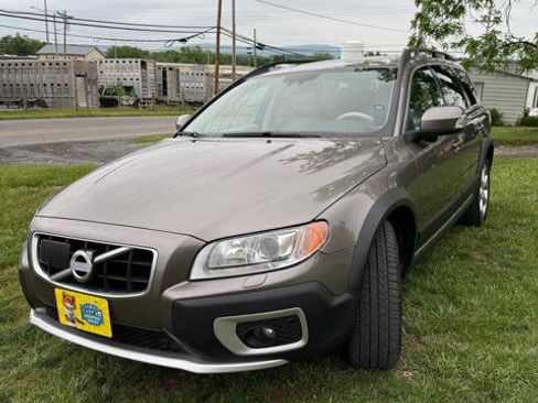 Used 2010 Volvo XC70 T6 AWD/4WD image 4