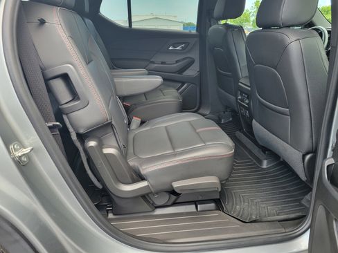 Certified 2023 Chevrolet Traverse RS w/ LPO, Cargo Package FWD image 36