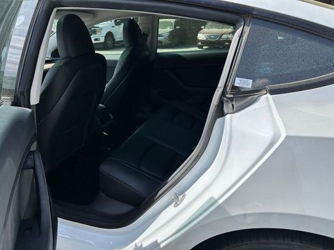 Used 2023 Tesla Model 3 Standard Range image 10