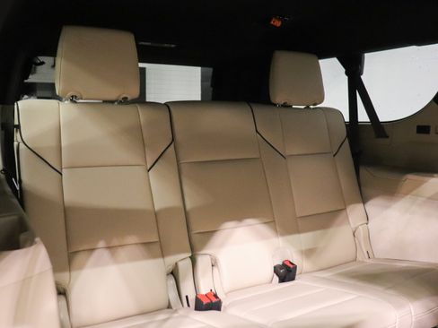 Used 2022 Cadillac Escalade ESV Premium Luxury image 24