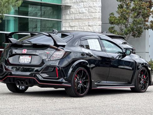 Certified 2018 Honda Civic Type R image 4