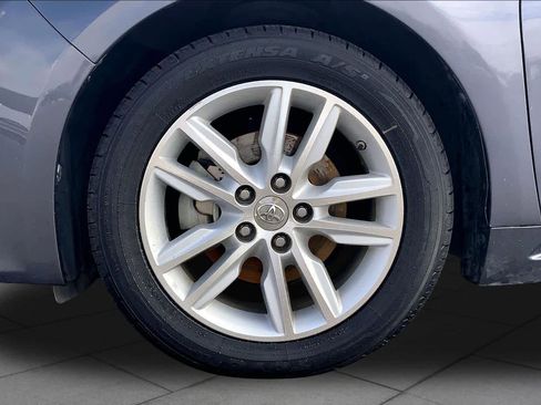 Used 2013 Toyota Avalon XLE FWD image 11